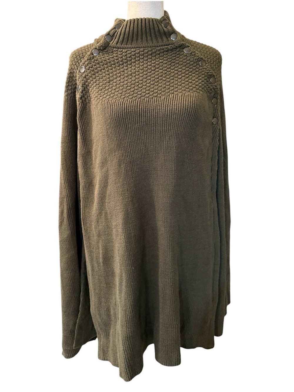 G.I.L.I. Dark Green Cape Poncho Buttons Green Fall Fashion Size M/L New
